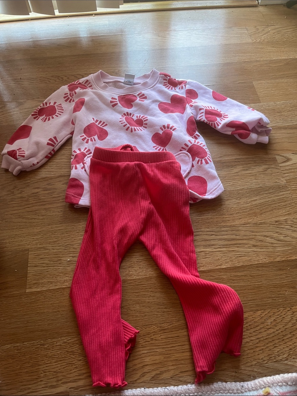Pink Heart Print Sweatshirt with Coral Ribbed Leggings